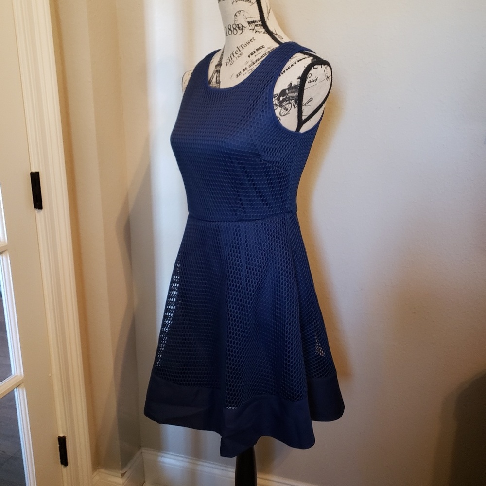Dress - Picture 2 of 7